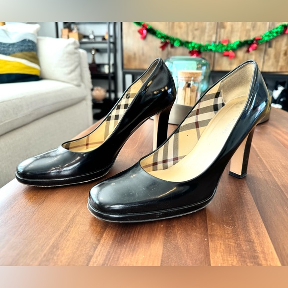 Burberry Shoes - Burberry Black Patent Leather Block Heel Pumps